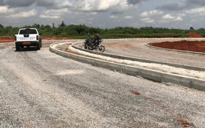 Travaux d’assainissement et d’adduction d’eau potable (AEP) ; construction des blocs administratives, magasin, caniveaux, dalots et clôtures